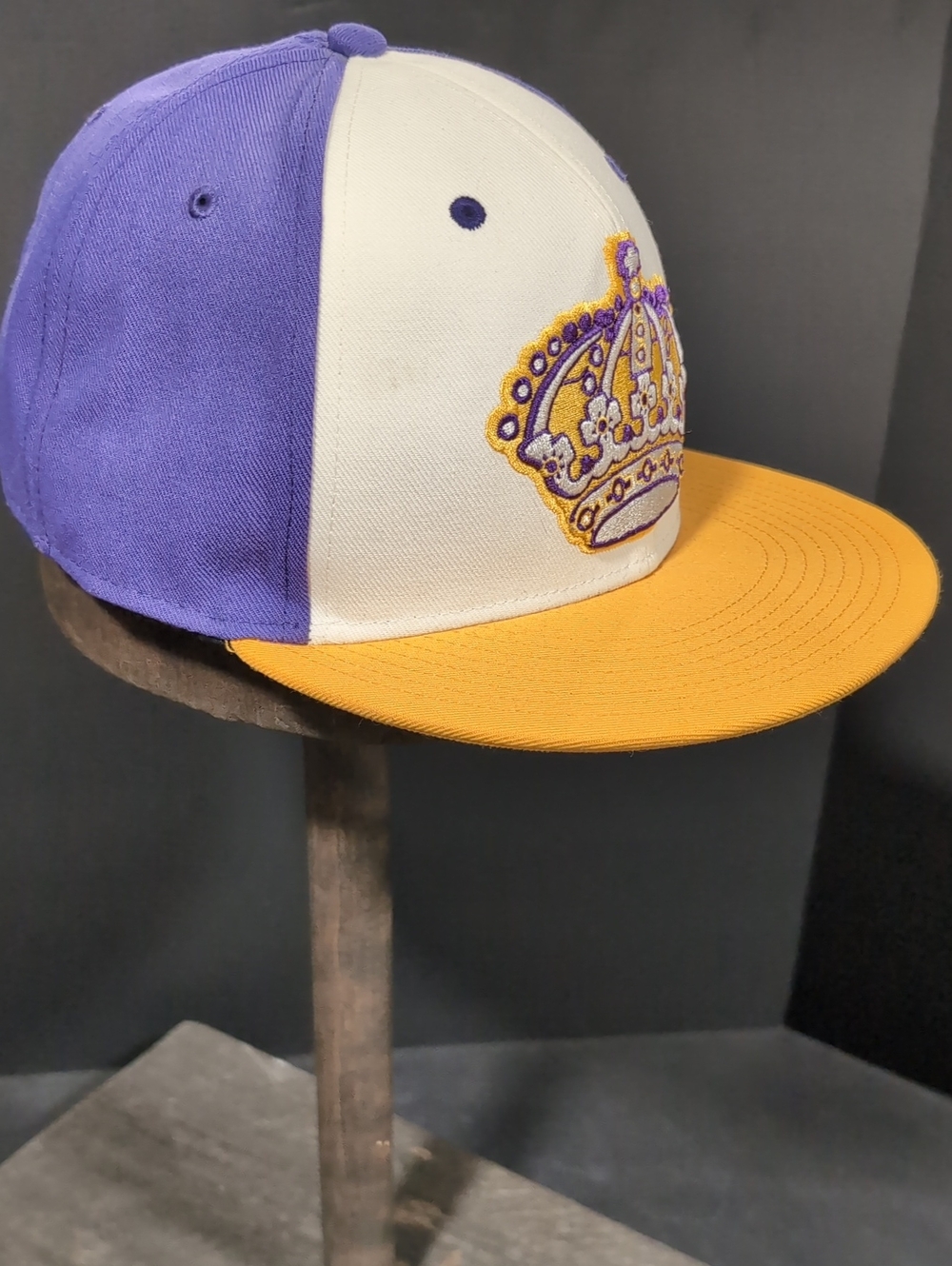 Vintage Hockey/Fanatics NHL Los Angeles Kings Purple/Yellow/White Snapback Hat.